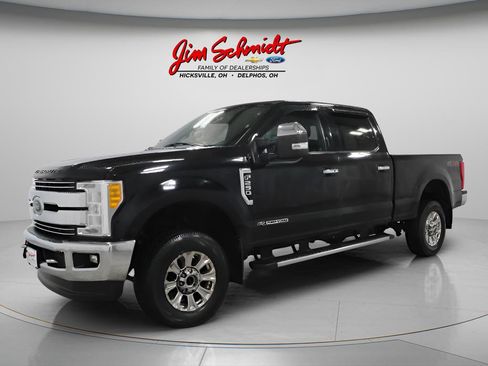 Used 2017 Ford F250 Lariat w/ Lariat Ultimate Package image 2