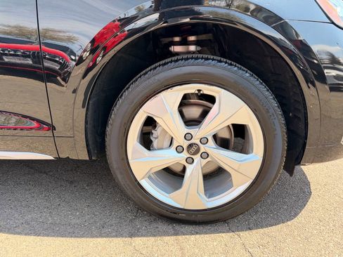 Certified 2023 Audi Q5 2.0T Premium Plus w/ Premium Plus Package AWD/4WD image 13