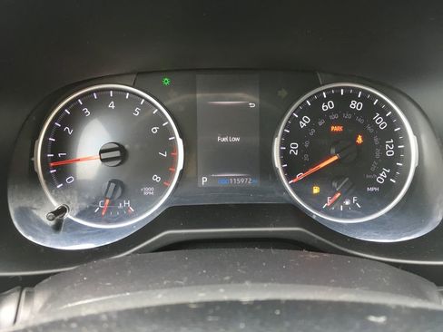 Used 2021 Toyota RAV4 LE FWD image 2
