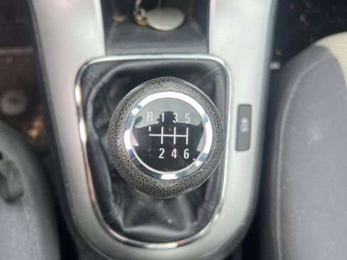 Used 2014 Chevrolet Cruze LS image 10