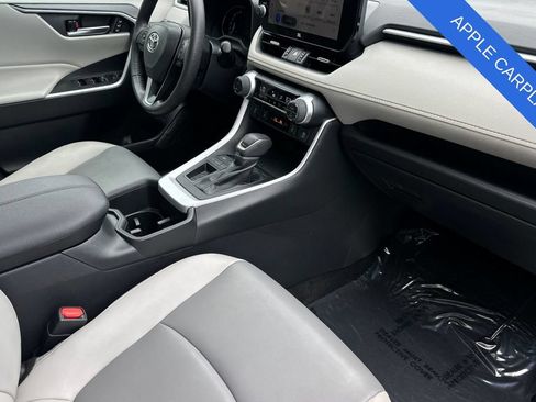 Used 2023 Toyota RAV4 XLE Premium FWD image 18