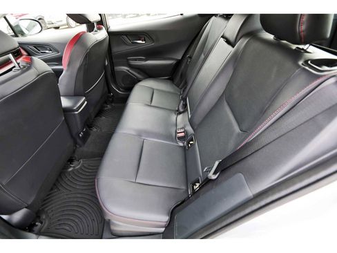 Used 2025 Toyota Prius Plug-In Hybrid image 12