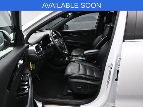 Used 2017 Kia Sorento SX image 9