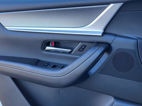 Used 2025 MAZDA CX-70 Plug-In Hybrid w/ Premium Plus image 16