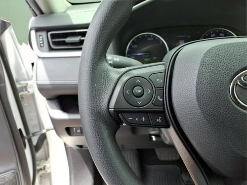 Used 2022 Toyota RAV4 XLE AWD/4WD image 19