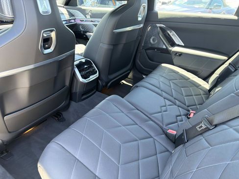 Used 2026 BMW i7 xDrive60 AWD/4WD image 10