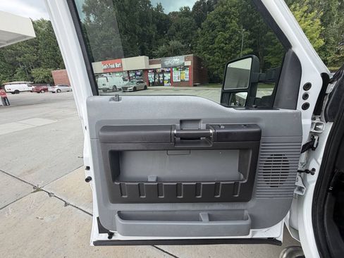 Used 2012 Ford F250 XL w/ PWR Equipment Group RWD image 12