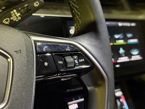 Used 2024 Audi Q8 e-tron Premium Plus w/ Premium Plus Package image 28