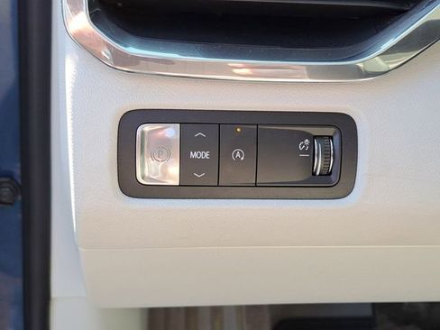 Used 2024 GMC Acadia Denali image 19