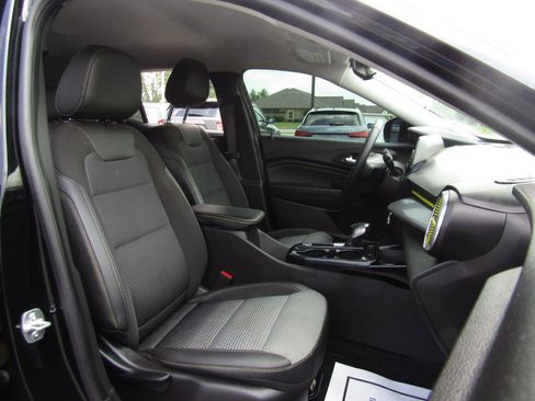 Used 2025 Chevrolet Trax LT w/ Driver Confidence Package FWD image 23