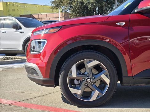 Certified 2025 Hyundai Venue Limited image 10