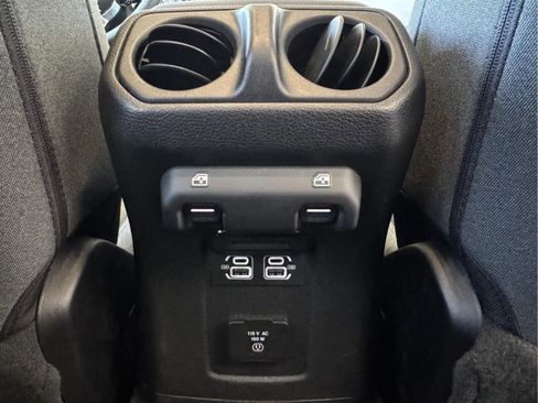 Used 2025 Jeep Wrangler Unlimited Sahara w/ Safety Group AWD/4WD image 31