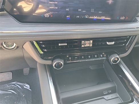 New 2026 Chevrolet Suburban LS image 33