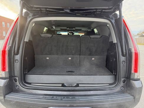 Used 2015 Cadillac Escalade Premium image 18