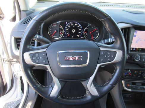 Used 2022 GMC Terrain Denali image 16