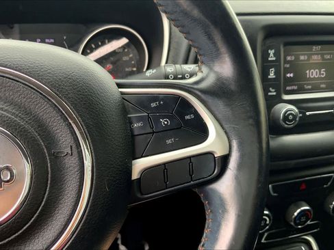 Used 2017 Jeep Compass Latitude image 24