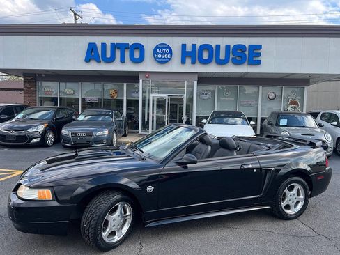 Used 2004 Ford Mustang Convertible RWD image 7