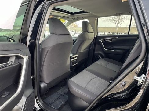 Used 2020 Toyota RAV4 XLE image 31