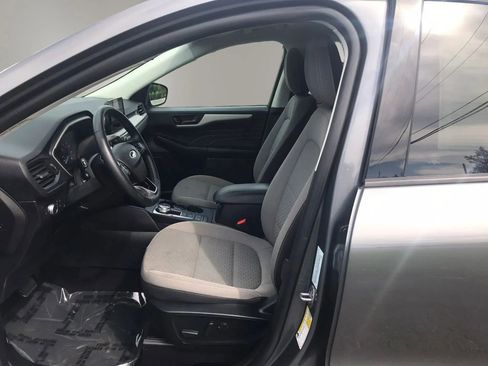 Used 2022 Ford Escape SE w/ SE Sport Appearance Package AWD/4WD image 2