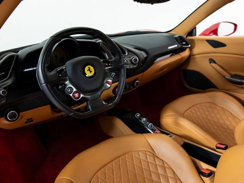 Certified 2017 Ferrari 488 GTB RWD image 4
