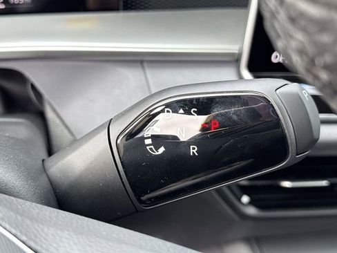 New 2026 Volkswagen Tiguan SE R-Line FWD image 13