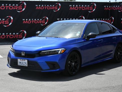 Used 2024 Honda Civic Sport image 3