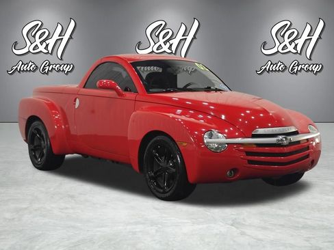 Used 2003 Chevrolet SSR w/ Preferred Equipment Group RWD image 20