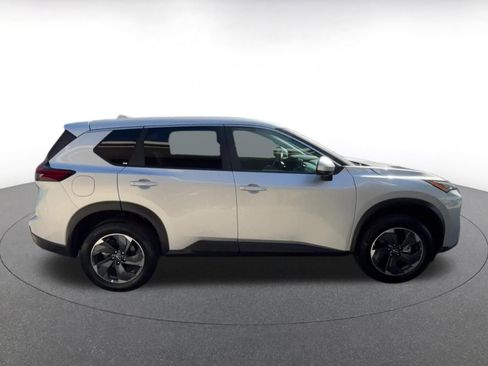 Used 2025 Nissan Rogue SV FWD image 16