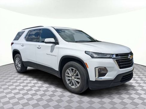 Used 2024 Chevrolet Traverse LT FWD image 2
