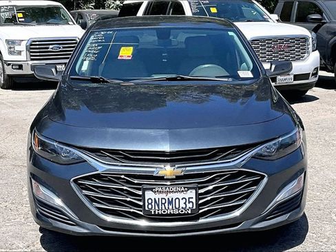 Used 2019 Chevrolet Malibu LS FWD image 2