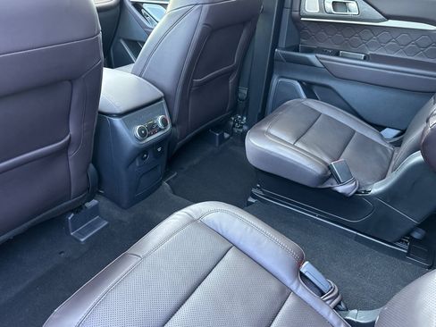 Used 2025 Ford Explorer Platinum w/ LUX Leather Package AWD/4WD image 25