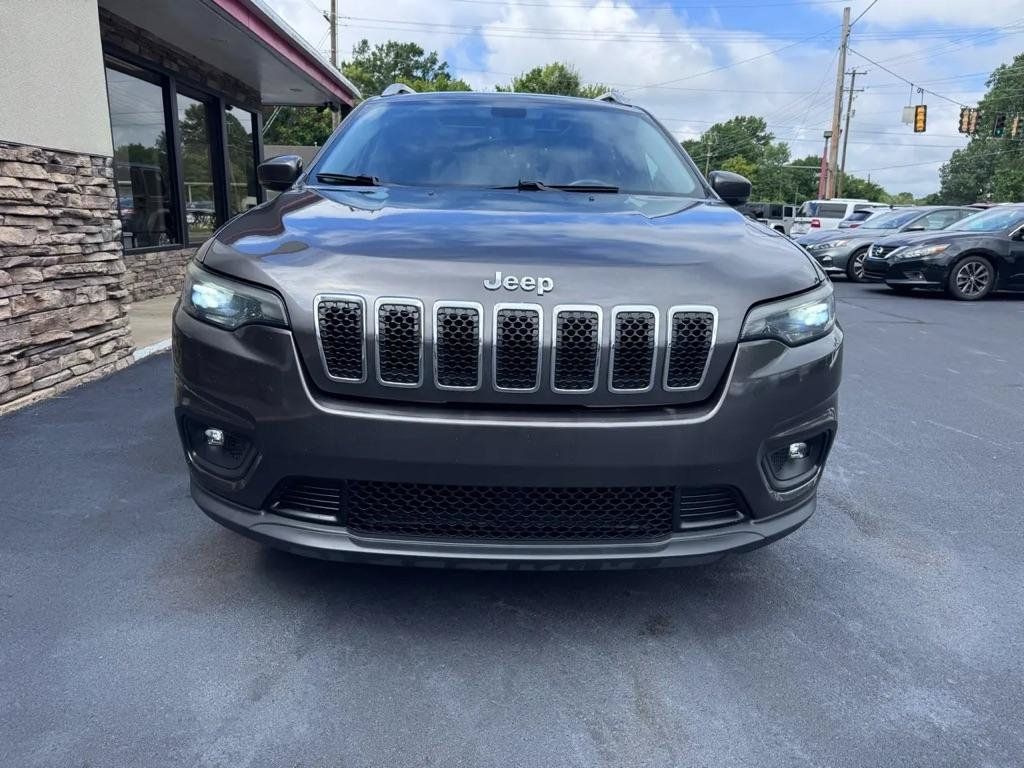 Used 2019 Jeep Cherokee Latitude Plus w/ Comfort/Convenience Group FWD image 7