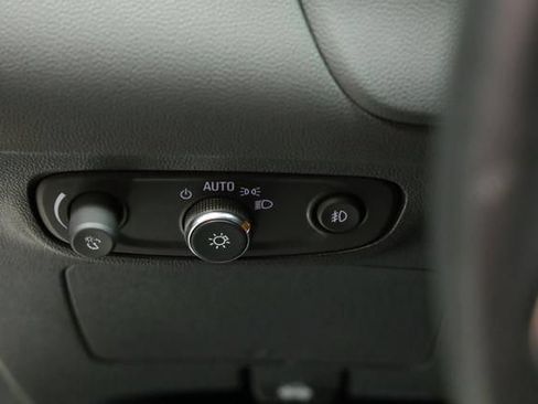 Used 2021 Buick Encore GX Select w/ Sport Touring Package FWD image 25