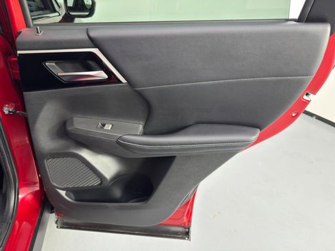 Used 2022 Mitsubishi Outlander SE image 41