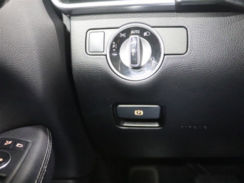 Used 2018 Mercedes-Benz GLE 350 4MATIC w/ Premium 1 Package image 31