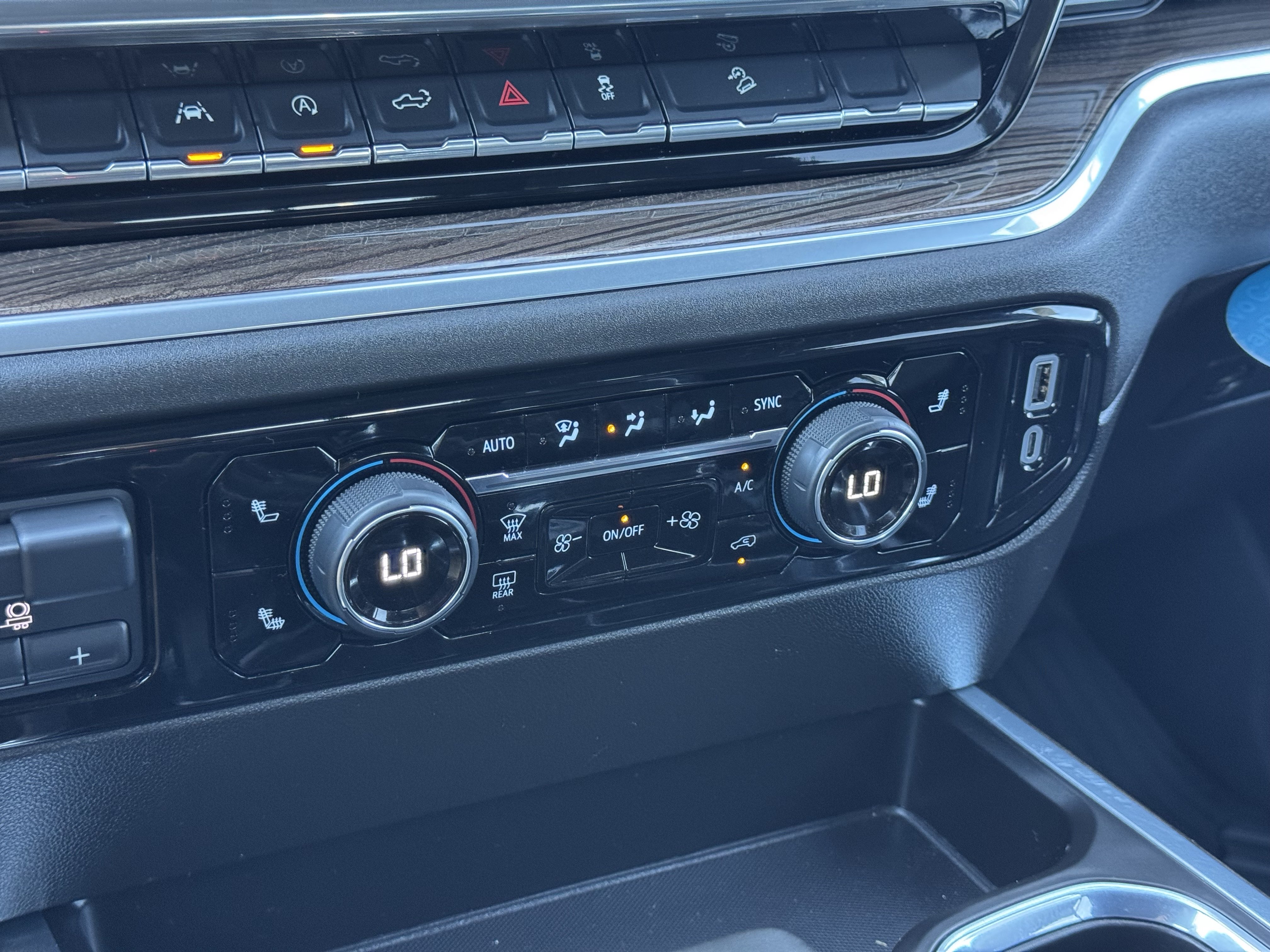 Certified 2024 Chevrolet Silverado 1500 RST AWD/4WD image 29