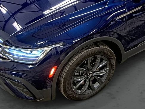 Used 2022 Volkswagen Tiguan SE AWD/4WD image 8
