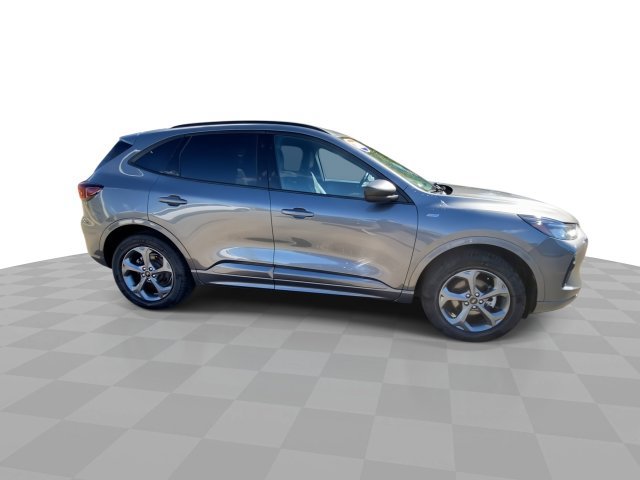 Used 2024 Ford Escape ST-Line w/ Tech Pack #1 AWD/4WD image 3