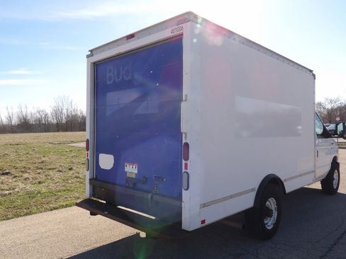 Used 2014 Ford E-350 and Econoline 350 Super Duty RWD image 4