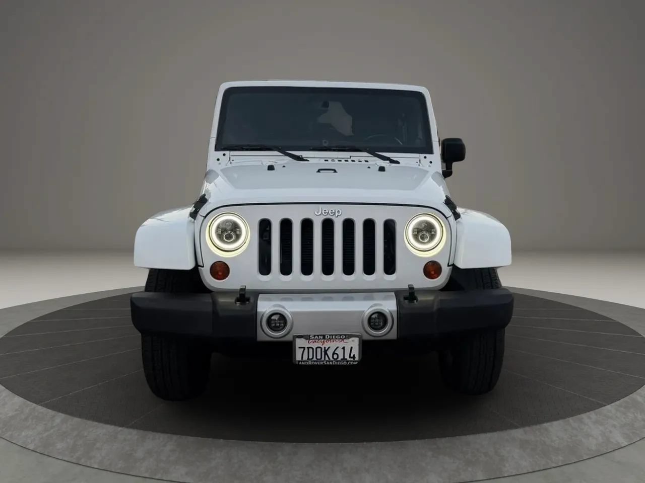 Used 2013 Jeep Wrangler Unlimited Sahara w/ Connectivity Group AWD/4WD image 2