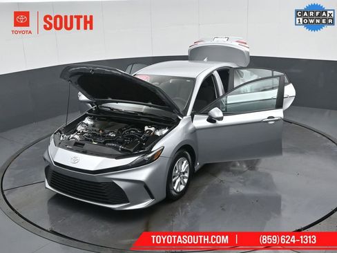 Used 2025 Toyota Camry LE image 56