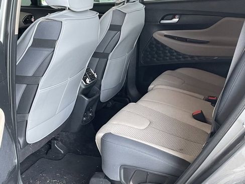 Used 2019 Hyundai Santa Fe SE image 18