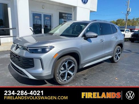 New 2025 Volkswagen Tiguan SE image 6