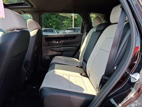 Used 2023 Honda CR-V Sport Touring image 9