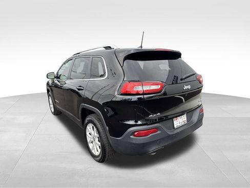 Used 2017 Jeep Cherokee Latitude AWD/4WD image 5