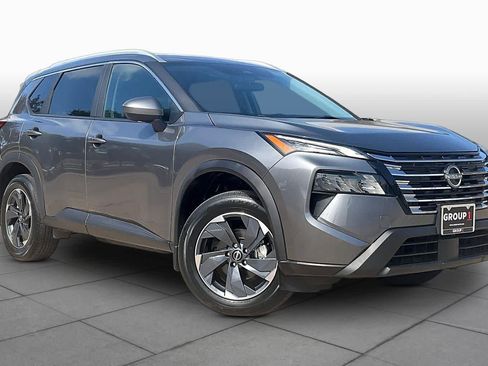 Used 2024 Nissan Rogue SV w/ SV Premium Package FWD image 3