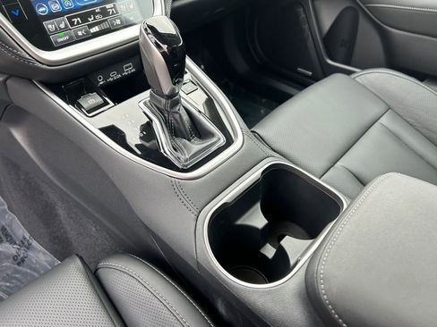 Used 2025 Subaru Outback Touring XT w/ Popular Package #2 image 18