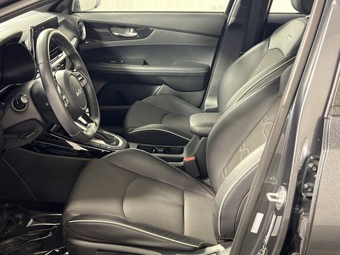 Used 2024 Kia Forte GT-Line image 13