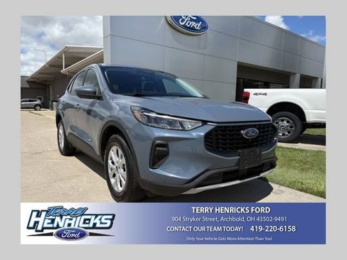 Used 2024 Ford Escape Active w/ Tech Pack #2 AWD/4WD image 1