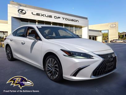 Used 2024 Lexus ES 300h Ultra Luxury w/ Accessory Package (Z2)